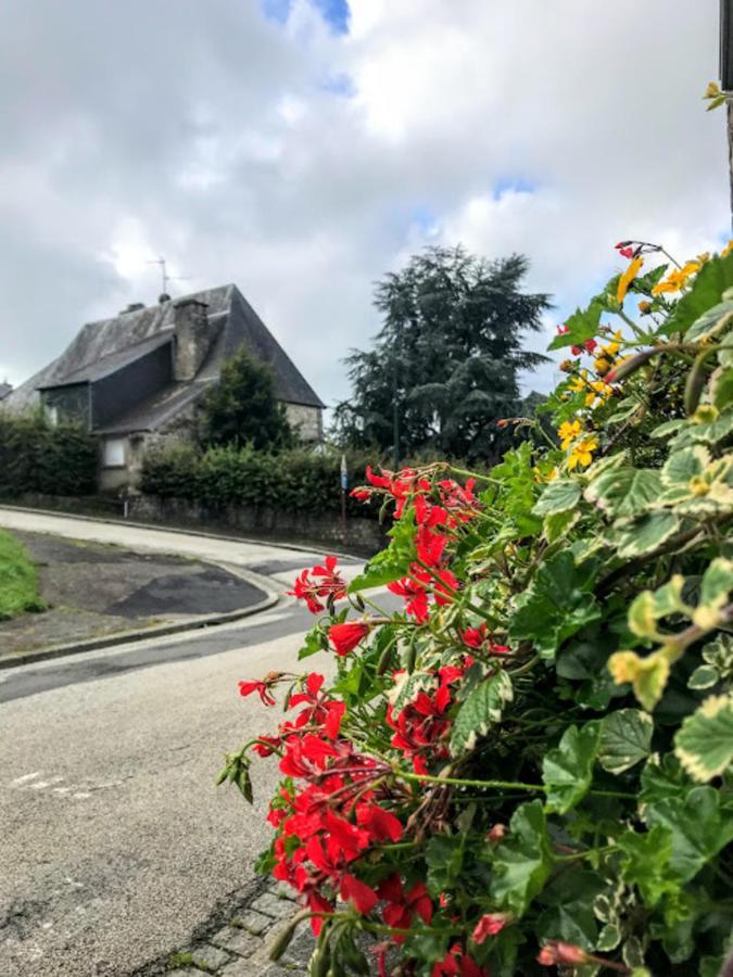La Tour Cachee Mortain-Bocage Exterior foto