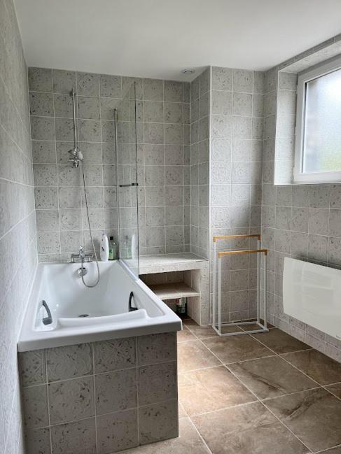 La Tour Cachee Mortain-Bocage Exterior foto